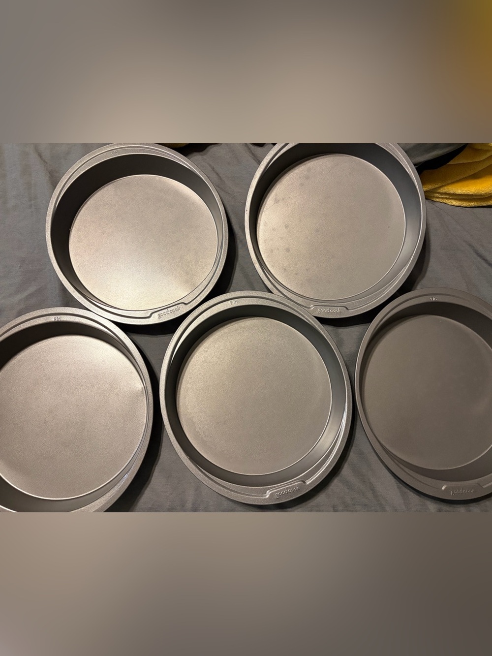 Nonstick Round Cake Pan 9 in - Goodcook